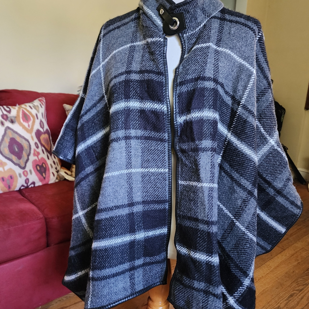 Lucky Belle Black and Gray Cape Cozy and Stylish